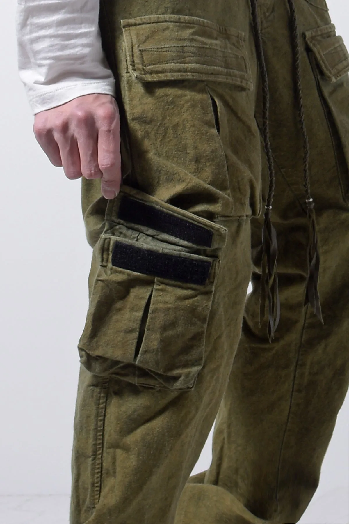 2202-PT03 Multipul Cargo Pants 02 Khaki