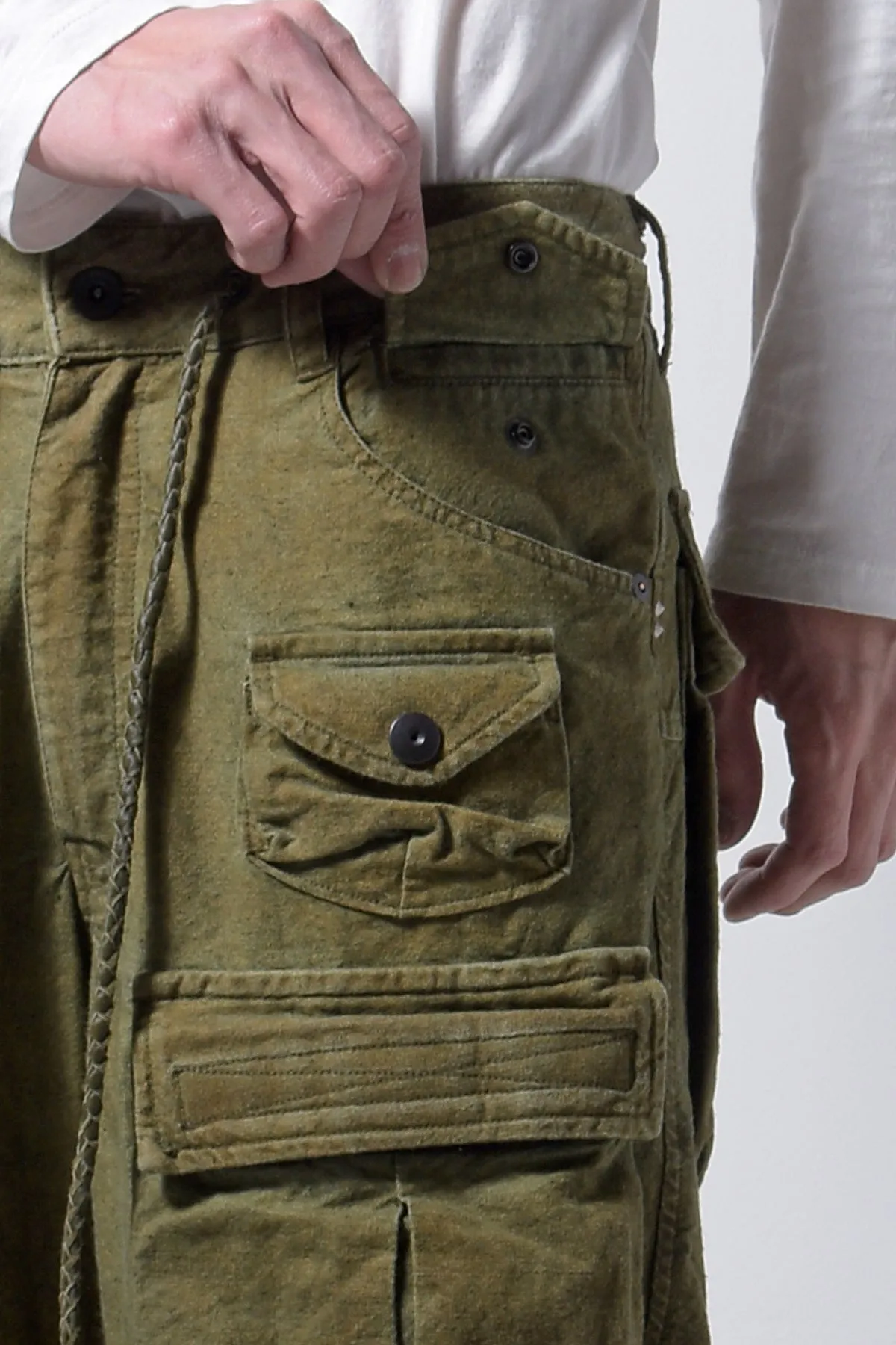 2202-PT03 Multipul Cargo Pants 02 Khaki