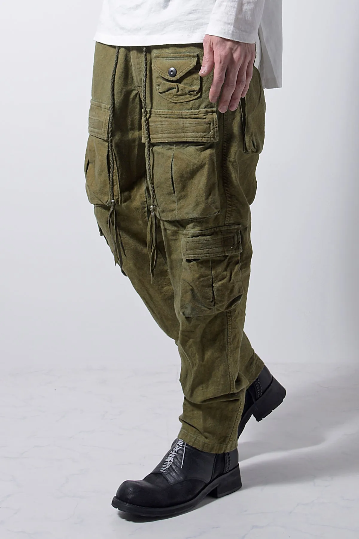 2202-PT03 Multipul Cargo Pants 02 Khaki