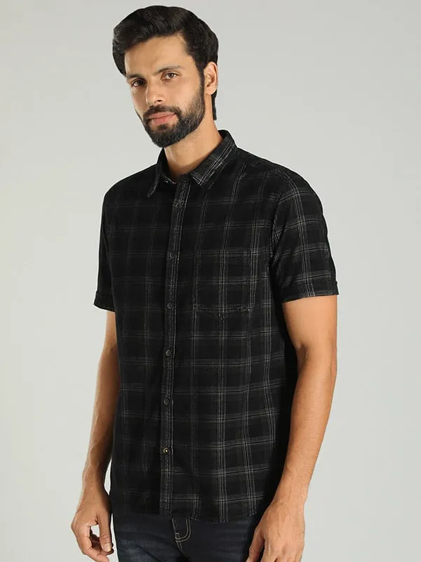 Men Checked Half Sleeve Cotton Blend Shirt