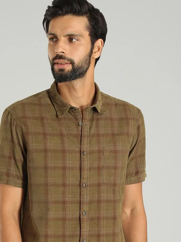 Men Checked Half Sleeve Cotton Blend Shirt