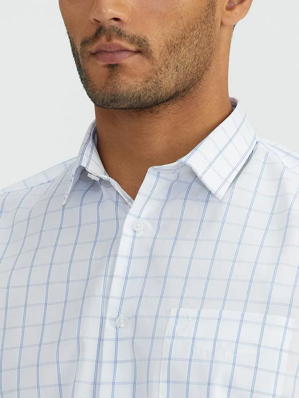 Men Checked Half Sleeve Cotton Shirt