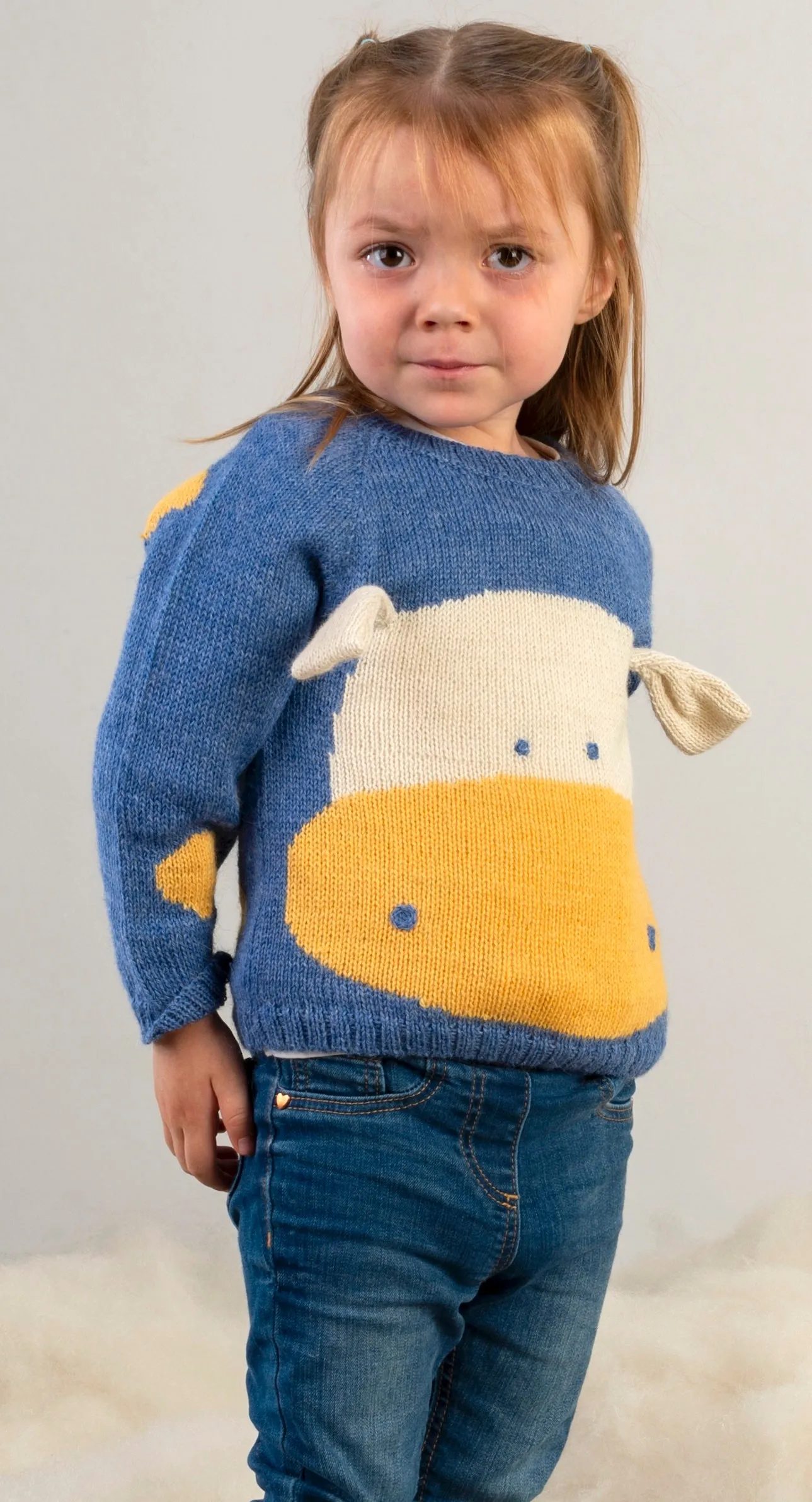 NW514 LITTLE COW ON CREAM SWEATER