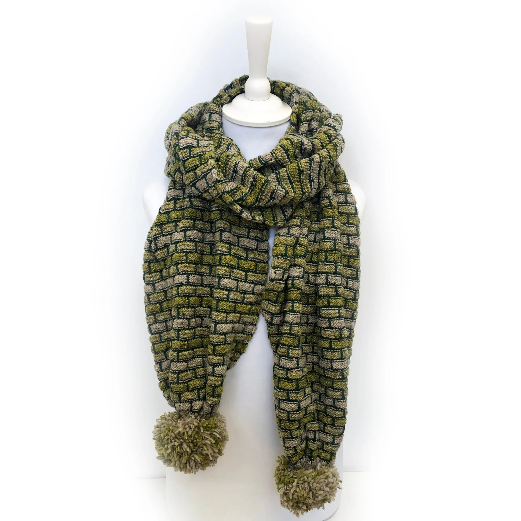 Pom Pom scarf - green